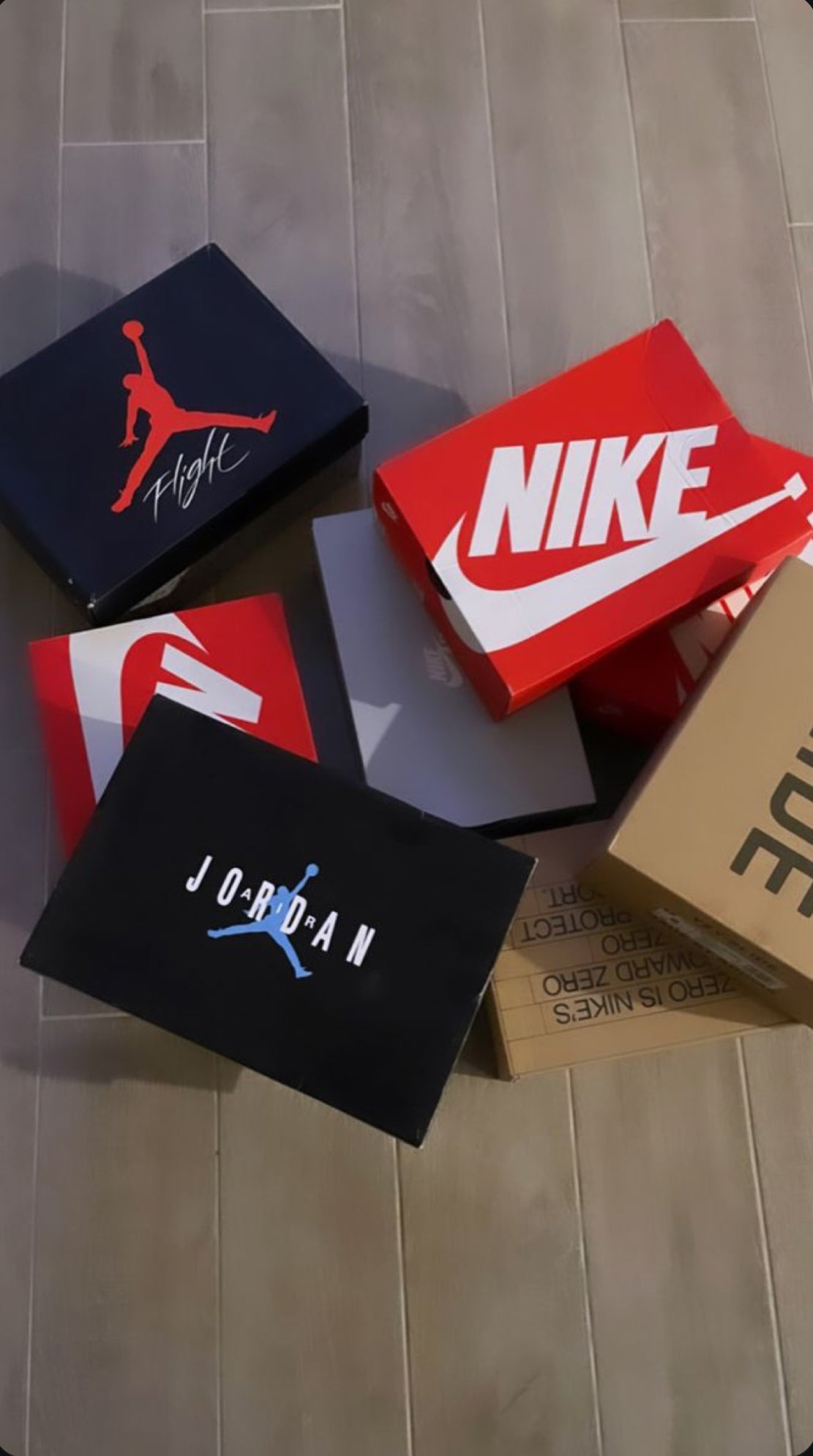 SNEAKERS