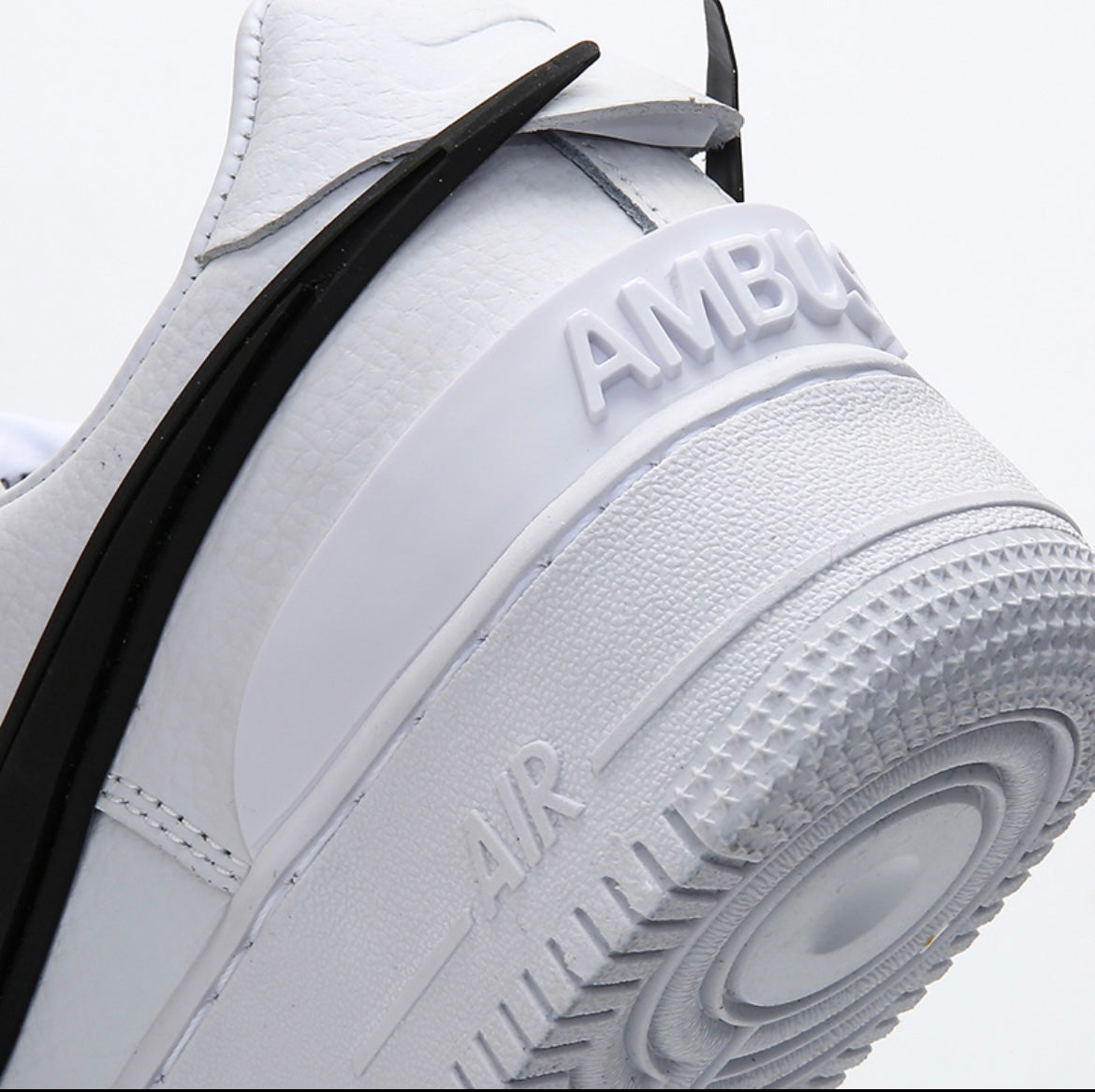 NIKE AIR FORCE 1 AMBUSH